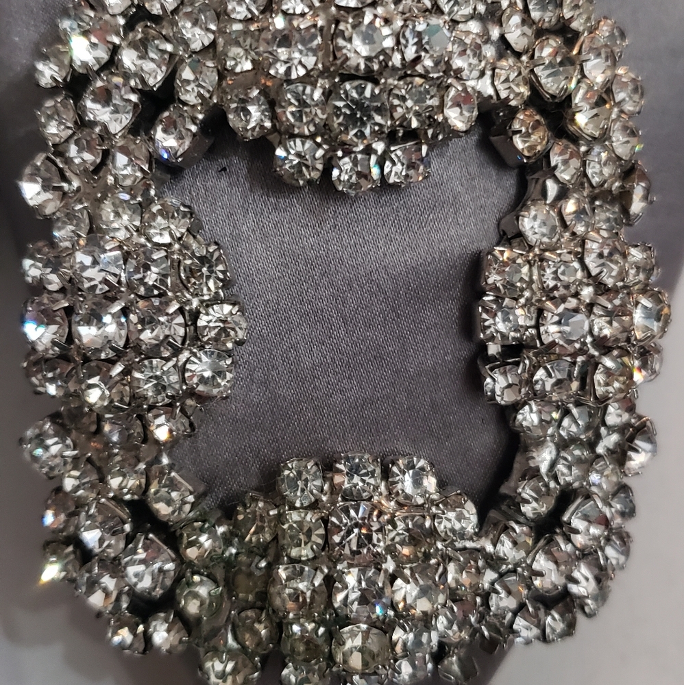 Manolo Blahnik Hangisi Grey Satin - Picture 11 of 13